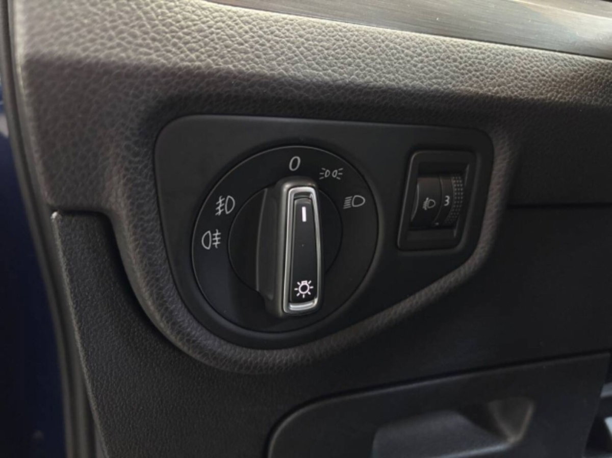 Volkswagen Touran 2.0 TDI 150 CV SCR Highline BlueMotion Technology (12)
