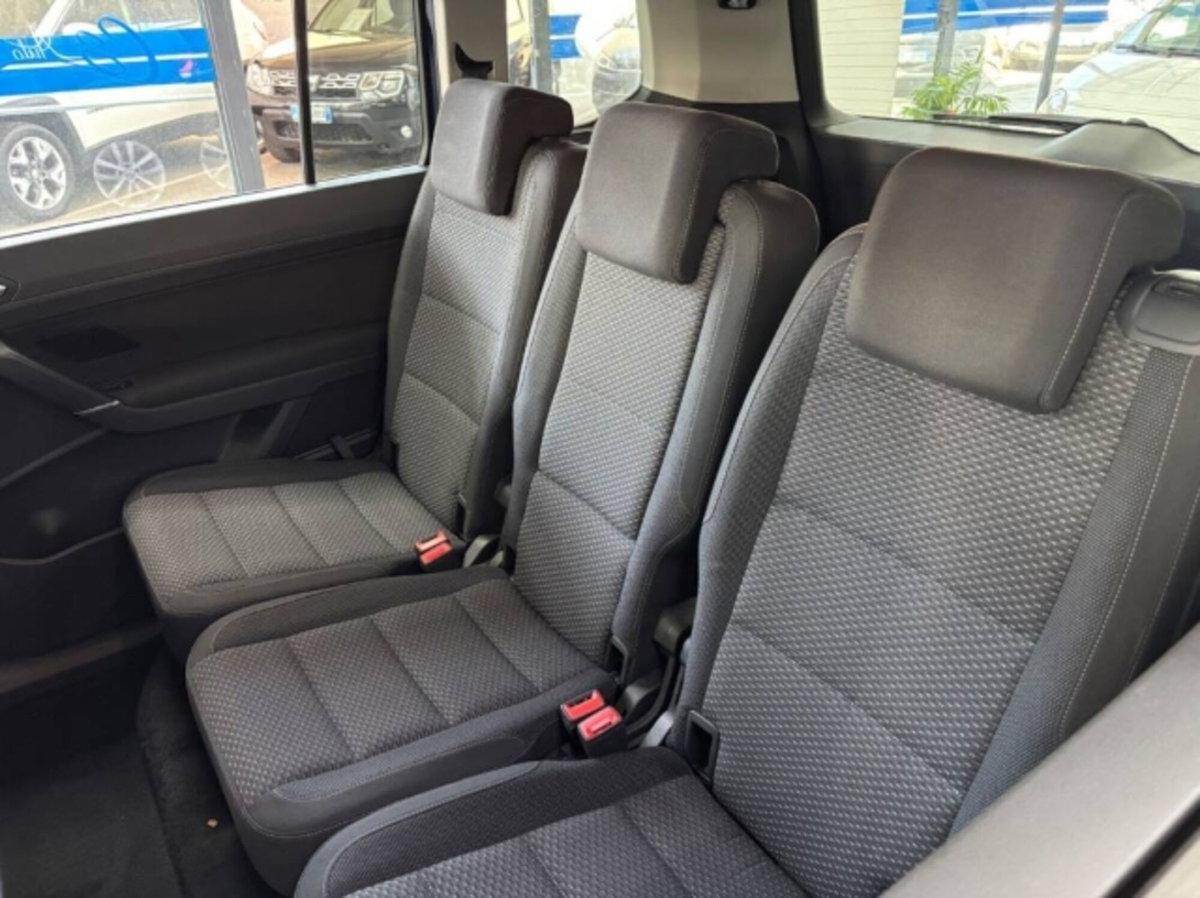 Volkswagen Touran 2.0 TDI 150 CV SCR Highline BlueMotion Technology (14)