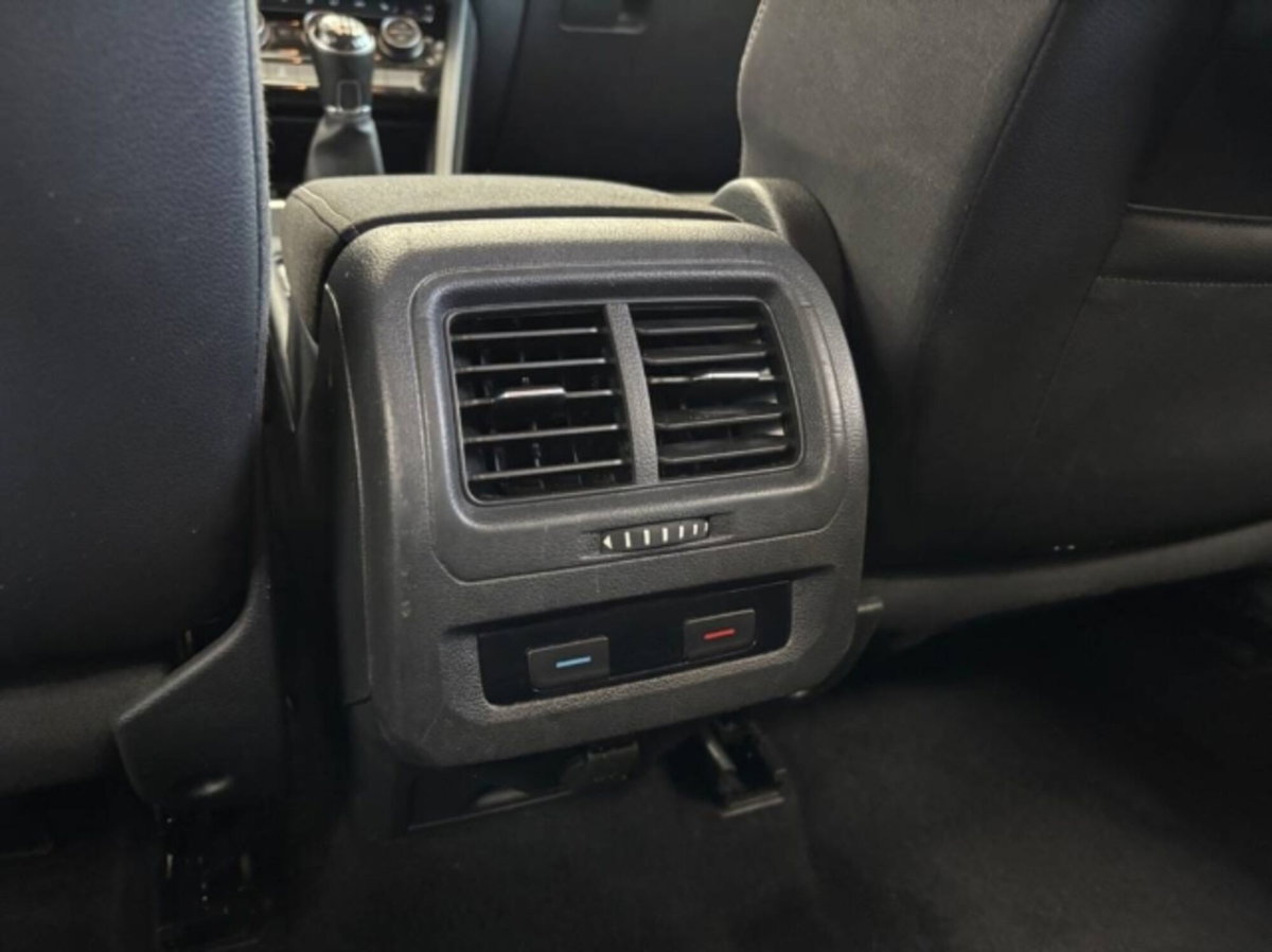 Volkswagen Touran 2.0 TDI 150 CV SCR Highline BlueMotion Technology (15)