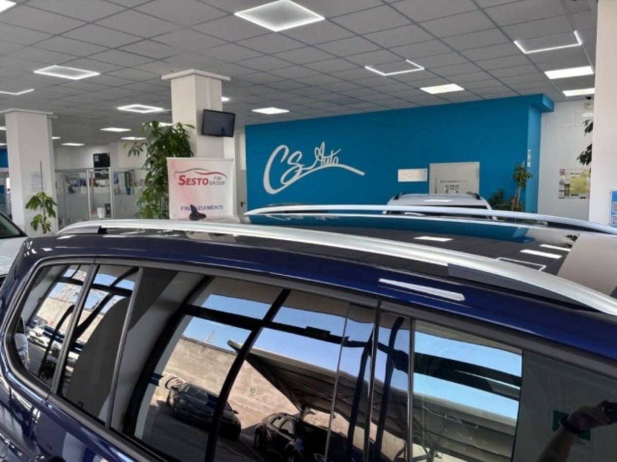 Volkswagen Touran 2.0 TDI 150 CV SCR Highline BlueMotion Technology (9)