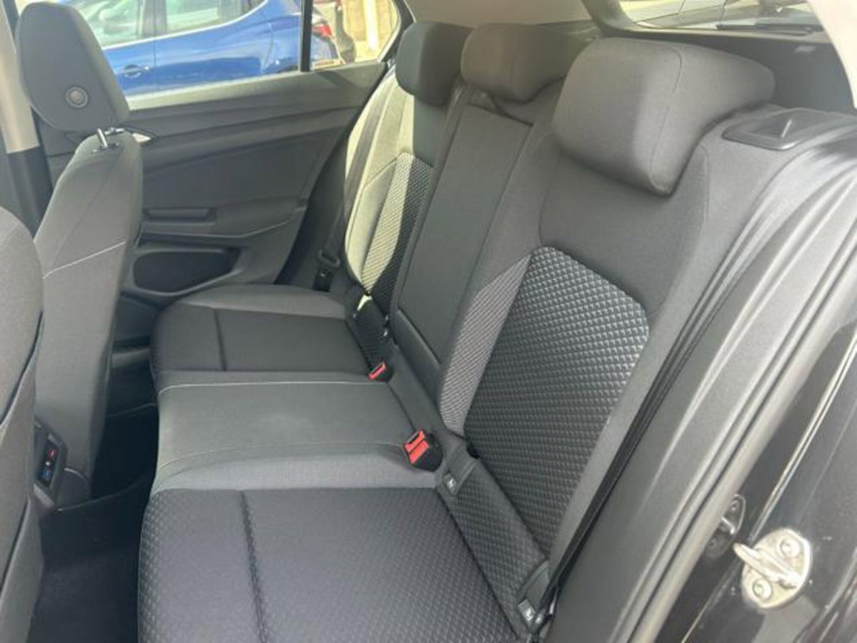 Volkswagen Golf 2.0 TDI SCR Life (8)
