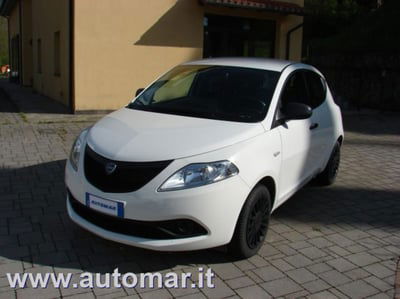 Lancia Ypsilon 1.0 FireFly 5 porte S&S Hybrid Ecochic Silver  usata