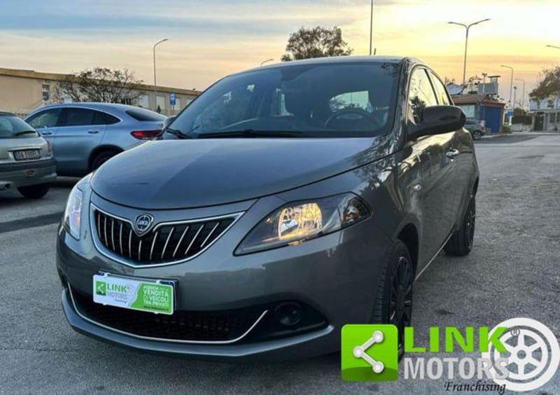 Lancia Ypsilon 1.0 FireFly 5 porte S&S Hybrid Ecochic A. Ferretti