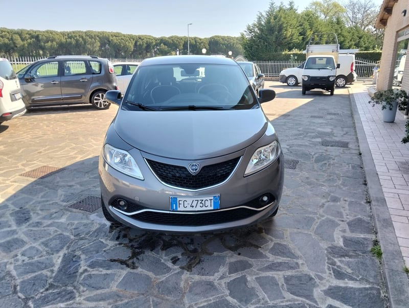 Lancia Ypsilon 0.9 TwinAir 85 CV 5 porte Metano Ecochic Gold