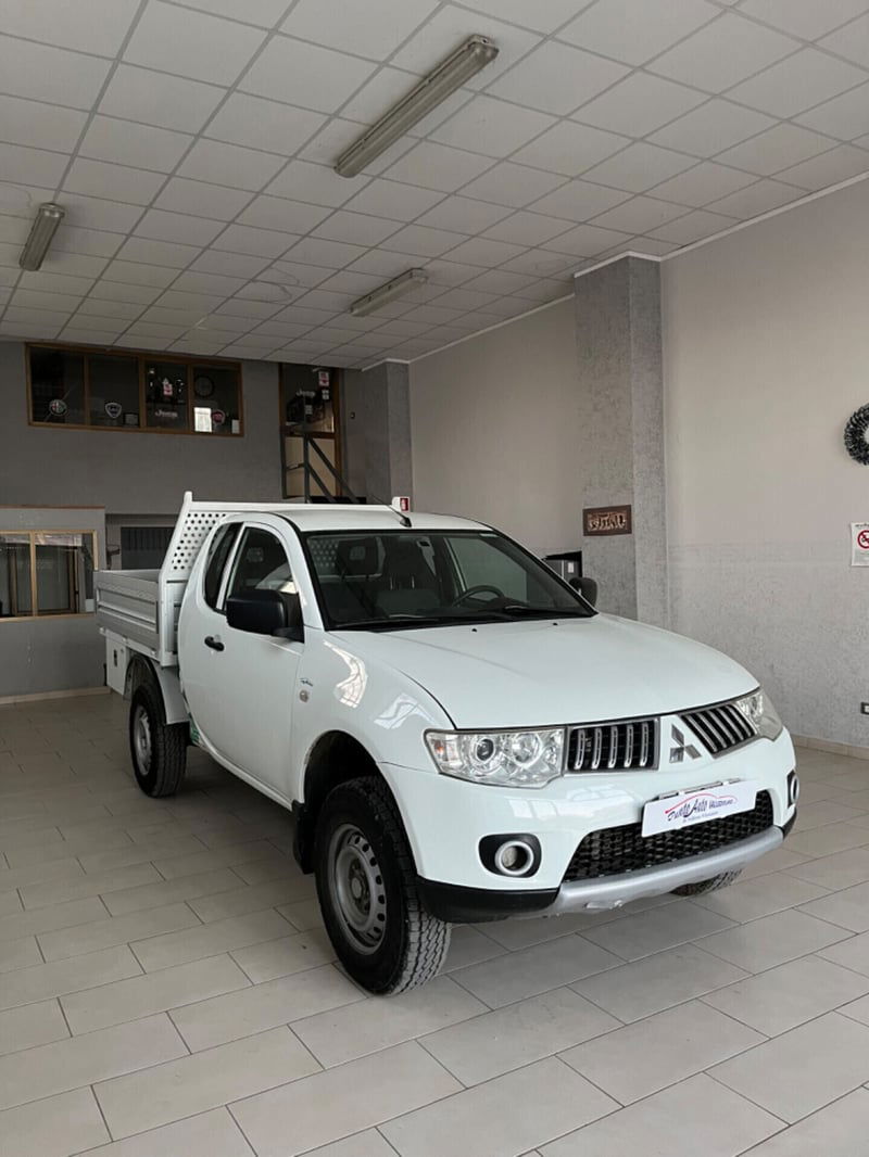 Mitsubishi L200 2.5 DI-D Club Cab Invite