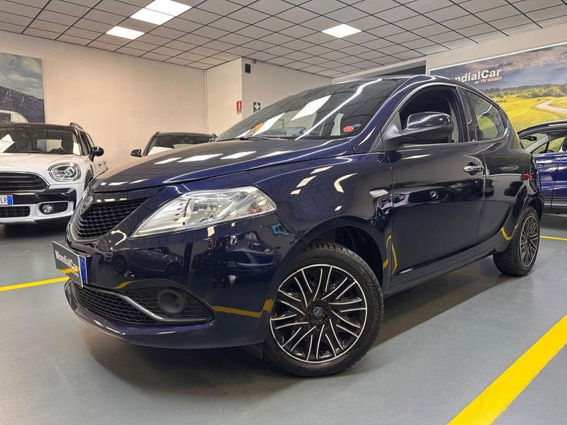 Lancia Ypsilon 1.2 69 CV 5 porte Platinum 