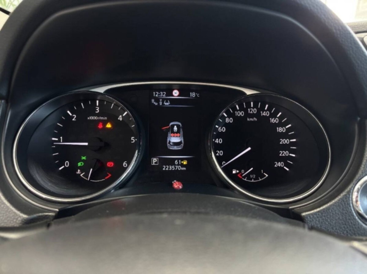 Nissan X-Trail 1.6 dCi 2WD Tekna (18)