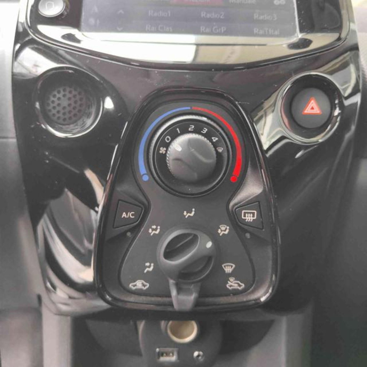 Peugeot 108 72 5 porte Allure (11)
