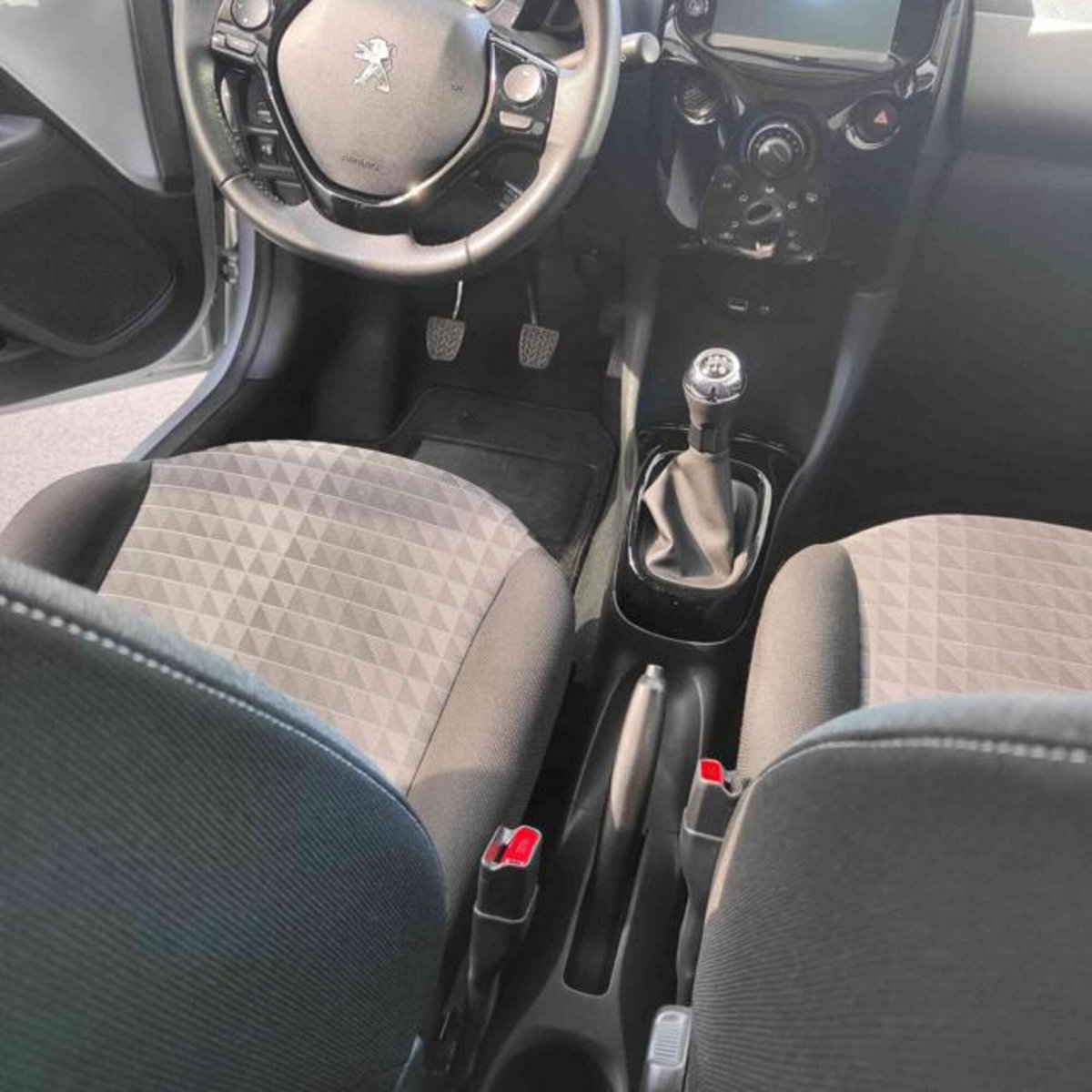 Peugeot 108 72 5 porte Allure (13)