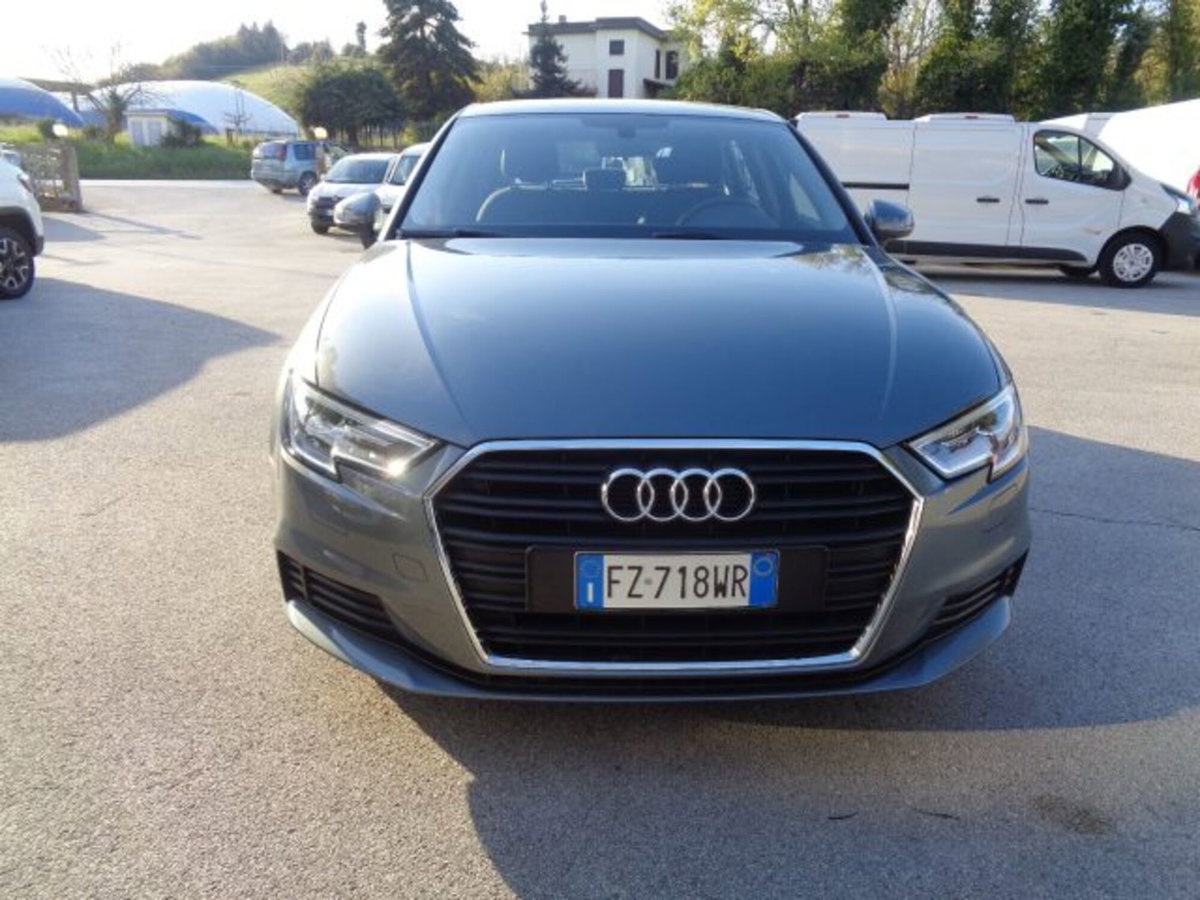 Audi A3 Sportback 30 TDI Business (2)