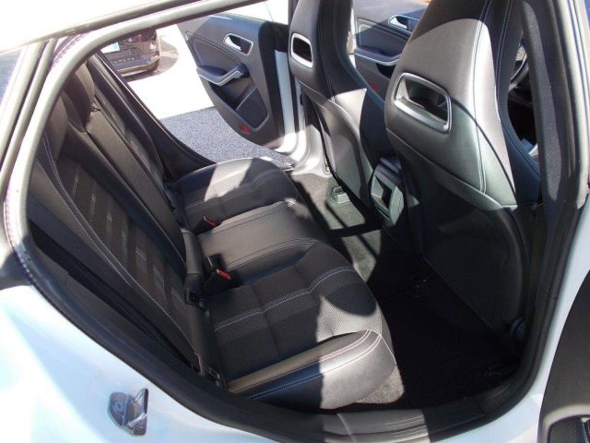 Mercedes-Benz CLA Shooting Brake 200 d Automatic Sport (10)