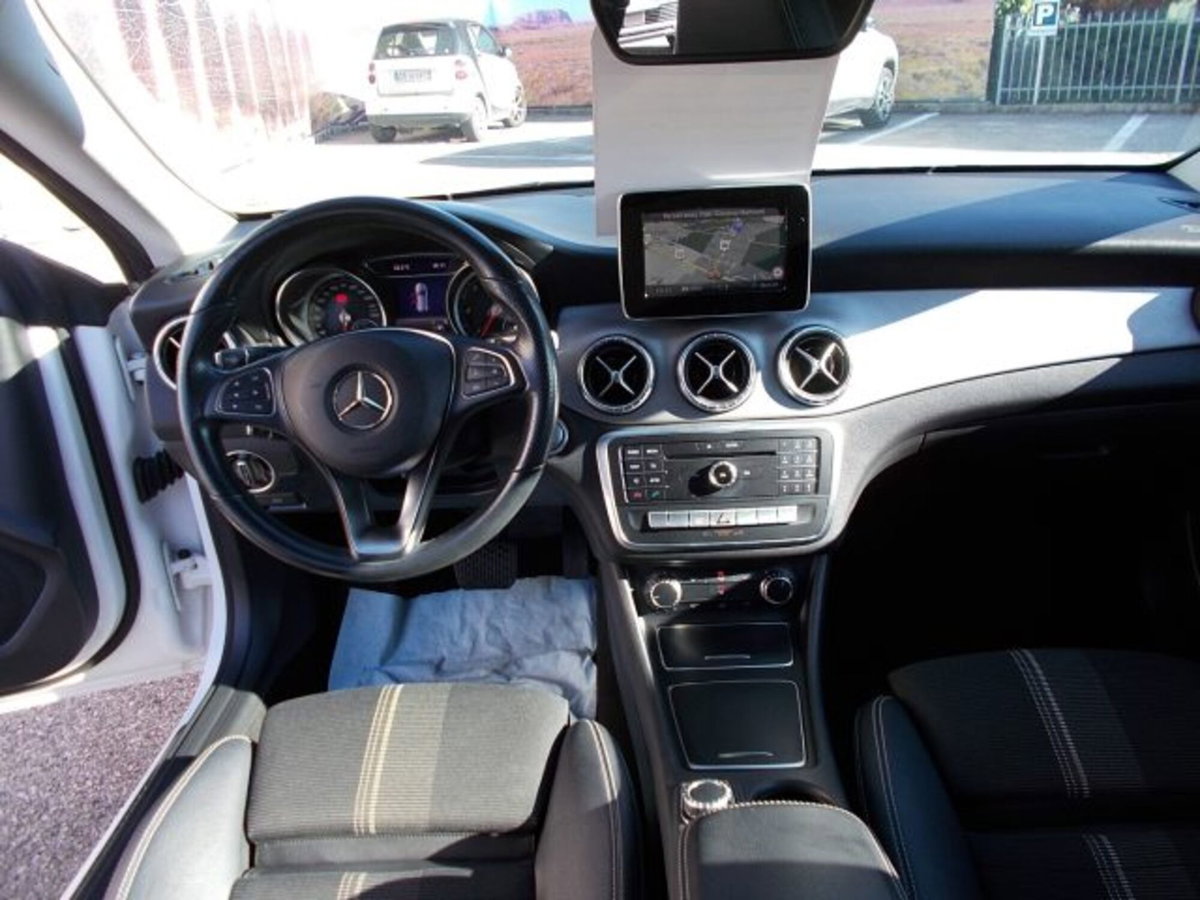 Mercedes-Benz CLA Shooting Brake 200 d Automatic Sport (12)