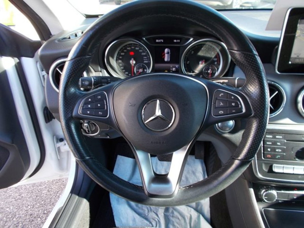 Mercedes-Benz CLA Shooting Brake 200 d Automatic Sport (13)