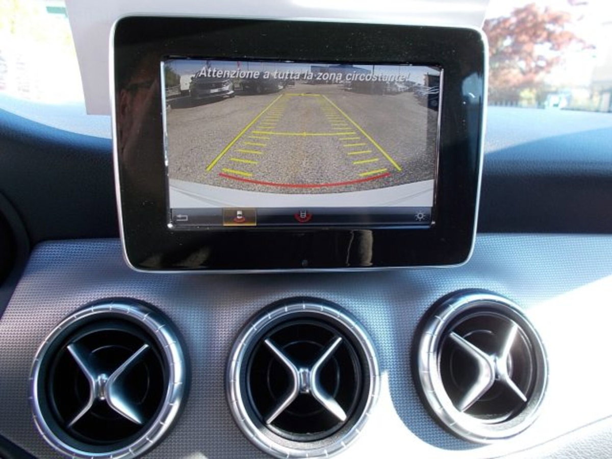 Mercedes-Benz CLA Shooting Brake 200 d Automatic Sport (14)