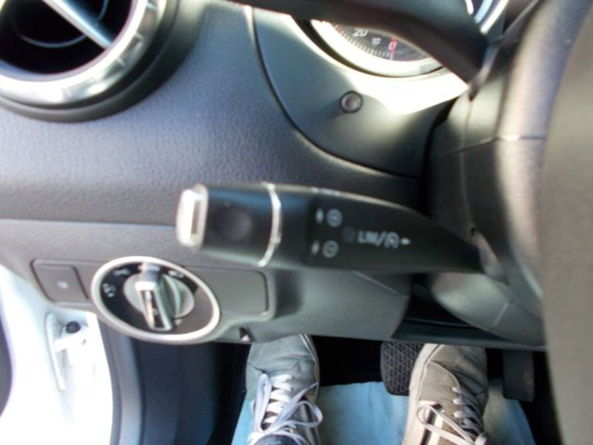 Mercedes-Benz CLA Shooting Brake 200 d Automatic Sport (15)