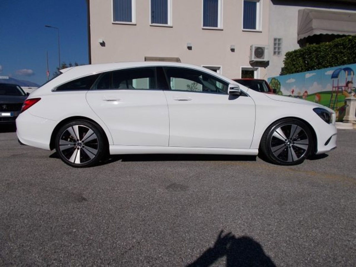 Mercedes-Benz CLA Shooting Brake 200 d Automatic Sport (5)