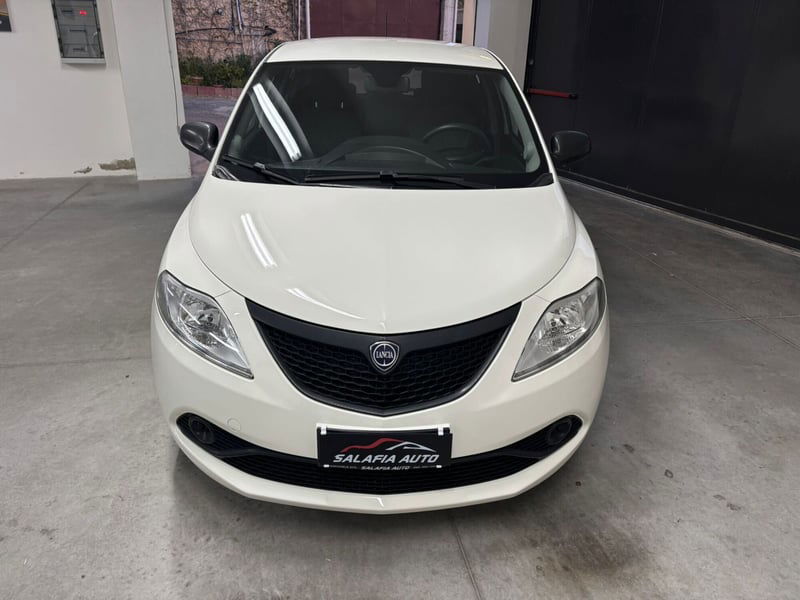 Lancia Ypsilon 1.0 FireFly 5 porte S&S Hybrid Ecochic Silver 