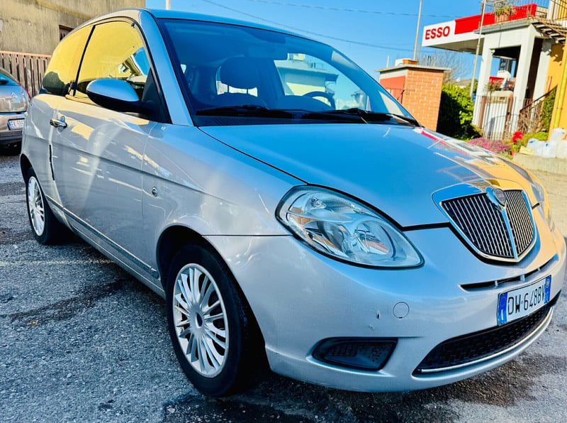 Lancia Ypsilon 1.2 Versus