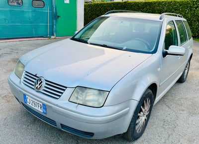 Volkswagen Bora Variant TDI/130 CV cat Trendline usata