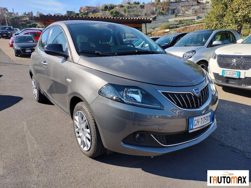 Lancia Ypsilon 1.0 FireFly 5 porte S&S Hybrid Gold Plus