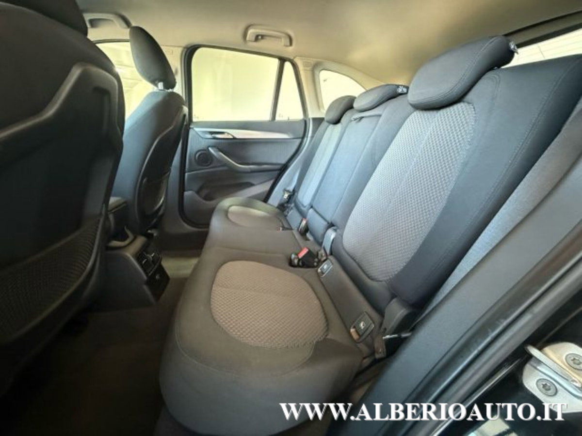 BMW X1 sDrive18d Business (10)