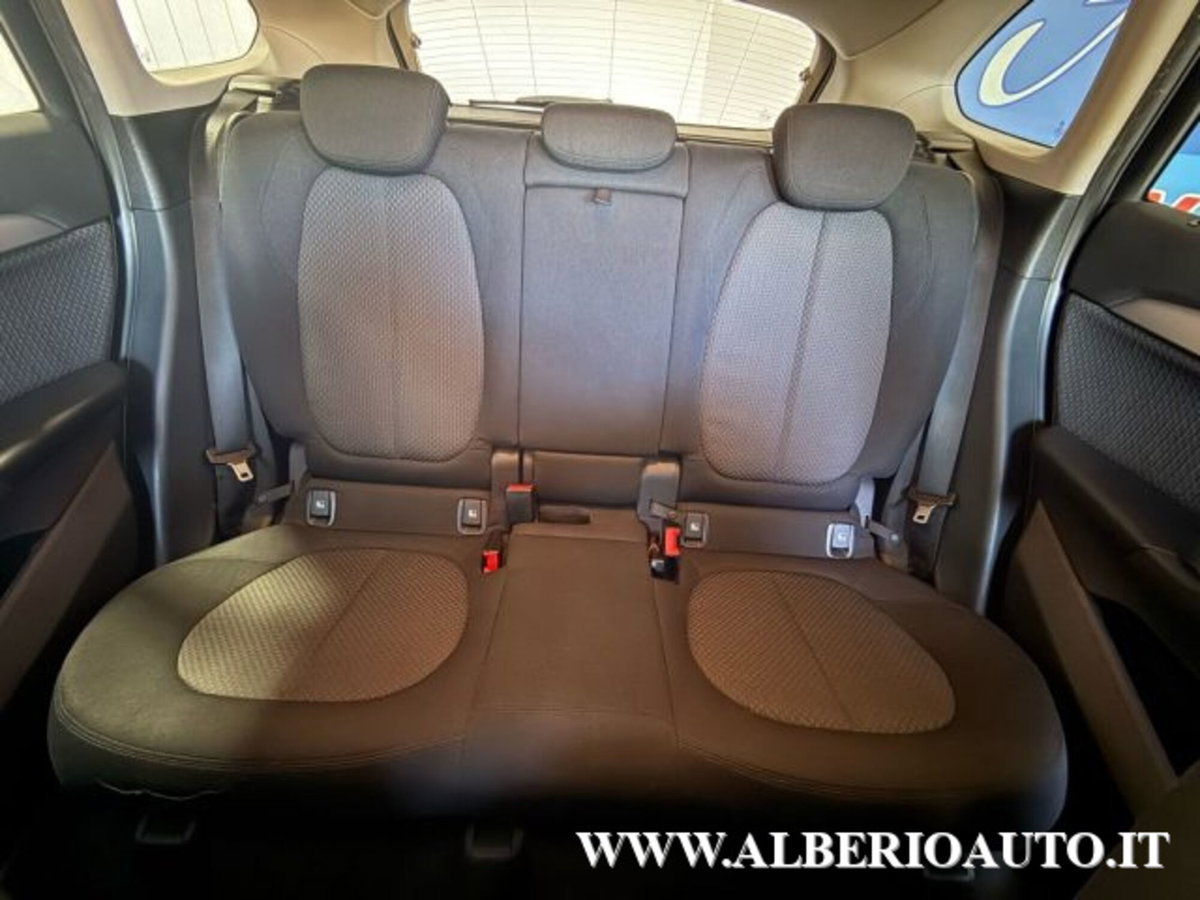 BMW X1 sDrive18d Business (14)