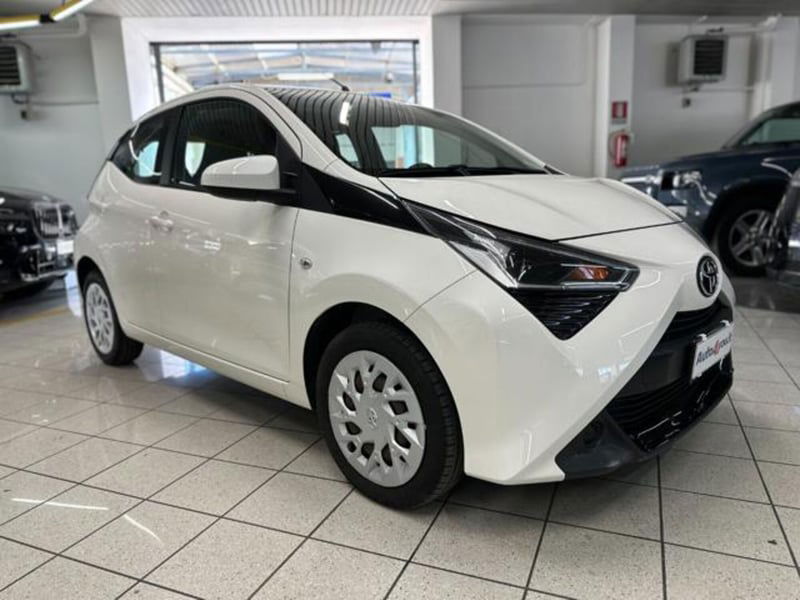 Toyota Aygo Connect 1.0 VVT-i 72 CV 5 porte x-cool