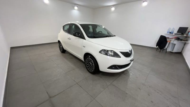Lancia Ypsilon 1.0 FireFly 5 porte S&S Hybrid Gold Plus