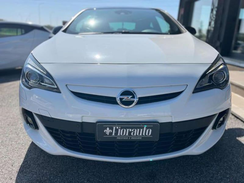 Opel Astra GTC 2.0 BiTurbo CDTI 195CV S&S 3 porte
