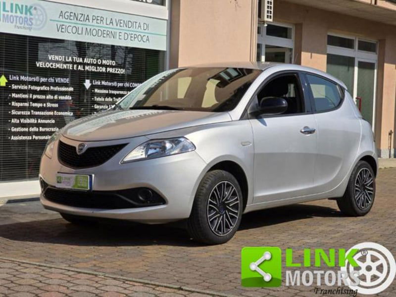 Lancia Ypsilon 1.2 69 CV 5 porte GPL Gold Plus