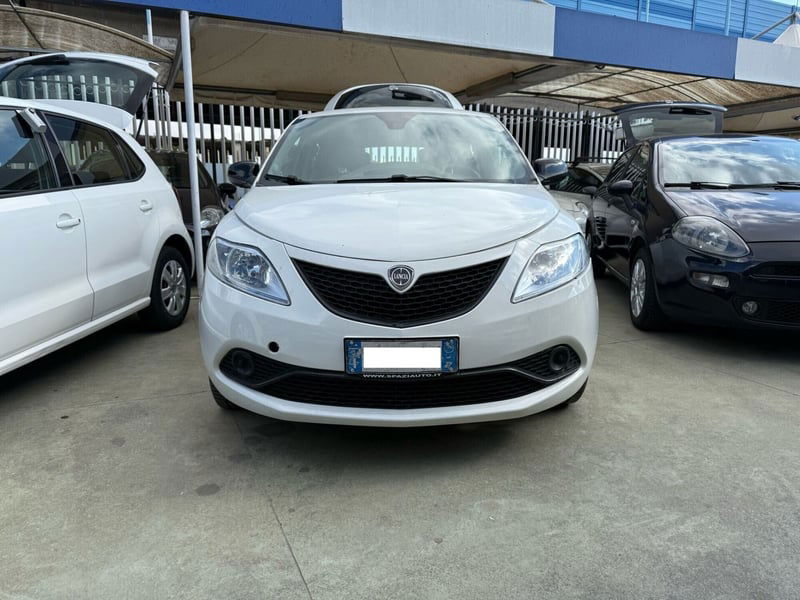 Lancia Ypsilon 1.2 69 CV 5 porte Silver