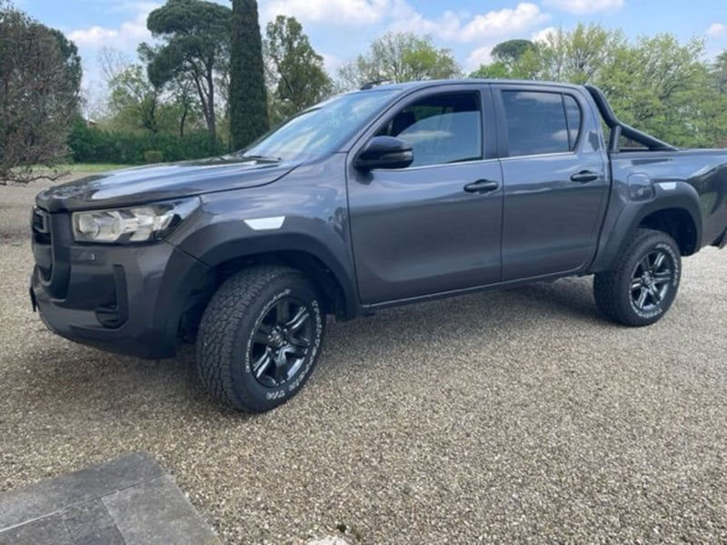 Toyota Hilux 2.8 D 4WD porte Double Cab Lounge