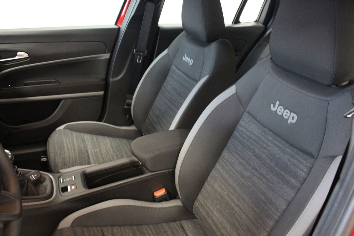 Jeep Avenger 1.2 turbo Summit fwd 100cv (8)
