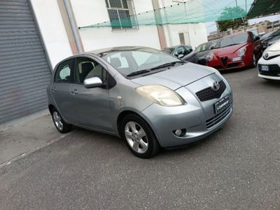 Toyota Yaris 1.D-4D 5 porte Sol usata