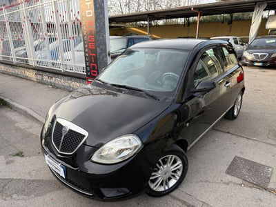 Lancia Ypsilon 1.3 MJT 75 CV New Oro  usata