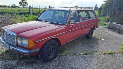 Mercedes-Benz 240 Station Wagon 240 TD Station Wagon  usata