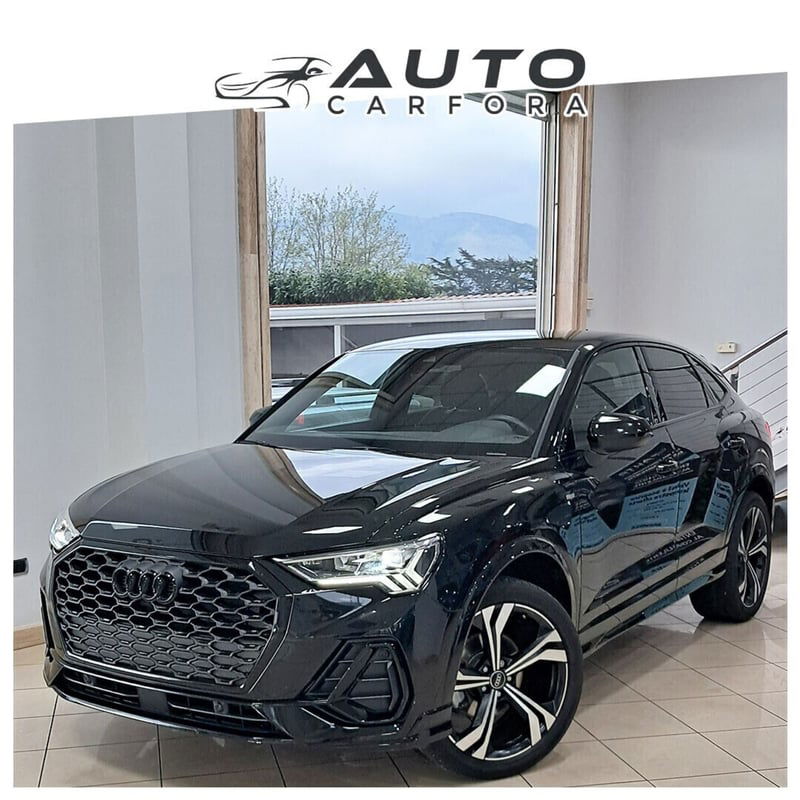 Audi Q3 Sportback 35 2.0 tdi Identity Black s-tronic