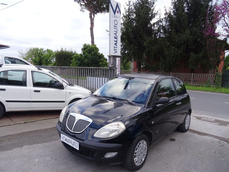 Lancia Ypsilon Multijet 16V Argento