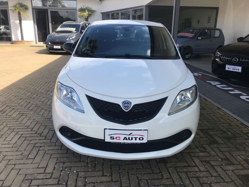Lancia Ypsilon 1.2 69 CV 5 porte Gold