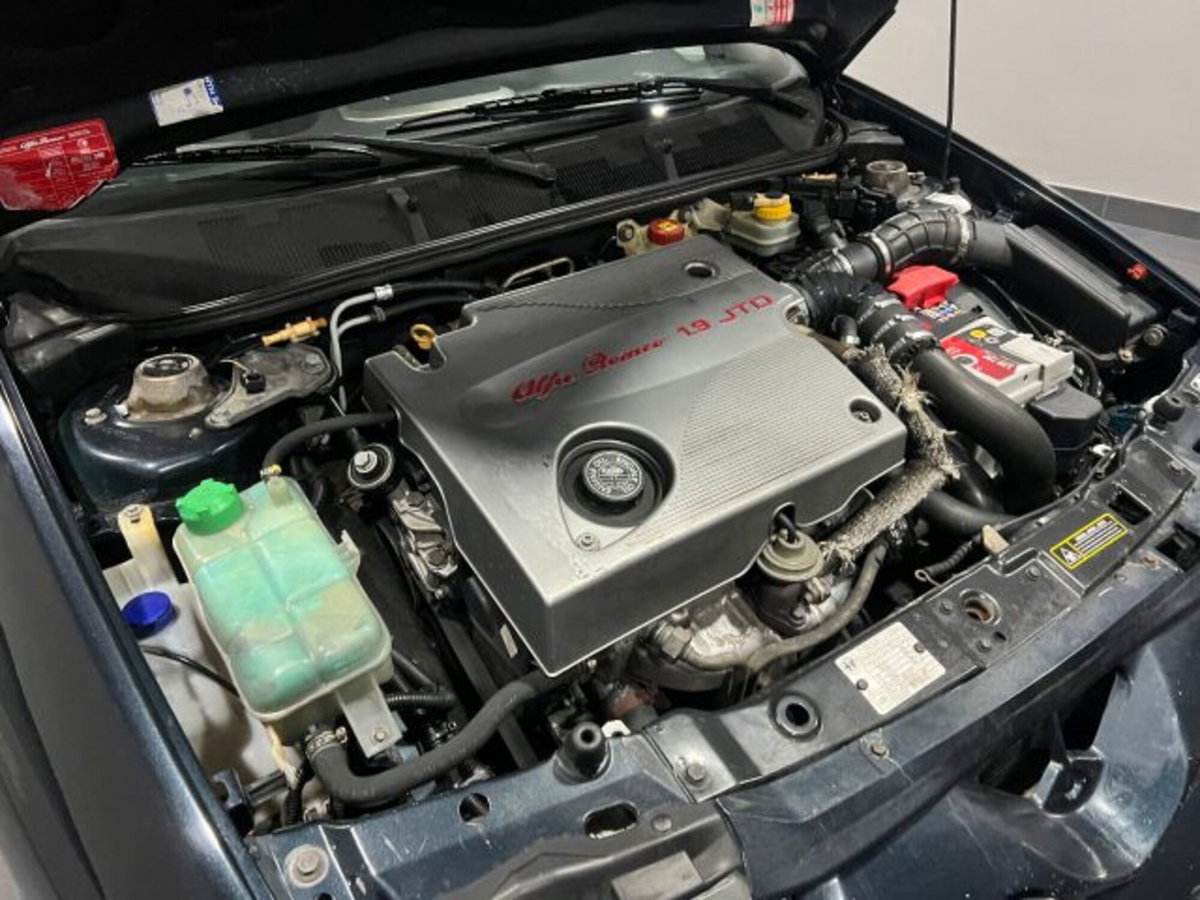 Alfa Romeo 145 1.9 JTD cat (12)