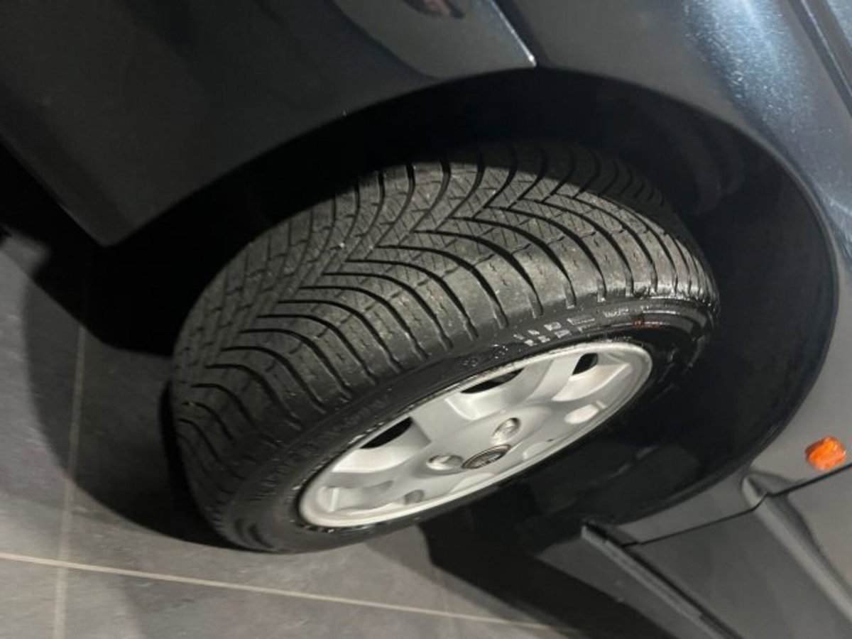 Alfa Romeo 145 1.9 JTD cat (13)