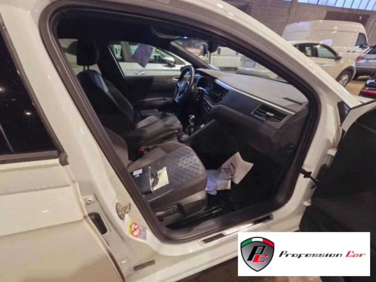 Volkswagen Polo 1.0 tsi R-Line 95cv (10)