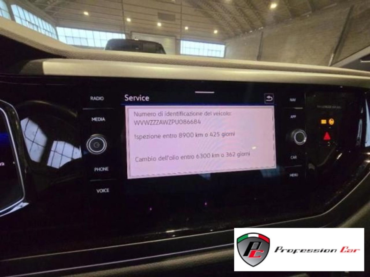 Volkswagen Polo 1.0 tsi R-Line 95cv (5)