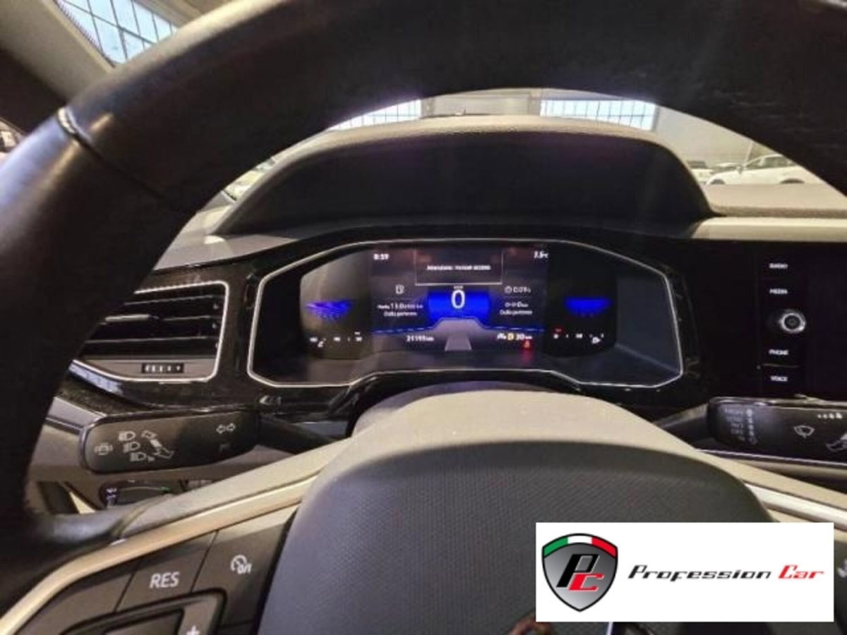Volkswagen Polo 1.0 tsi R-Line 95cv (9)