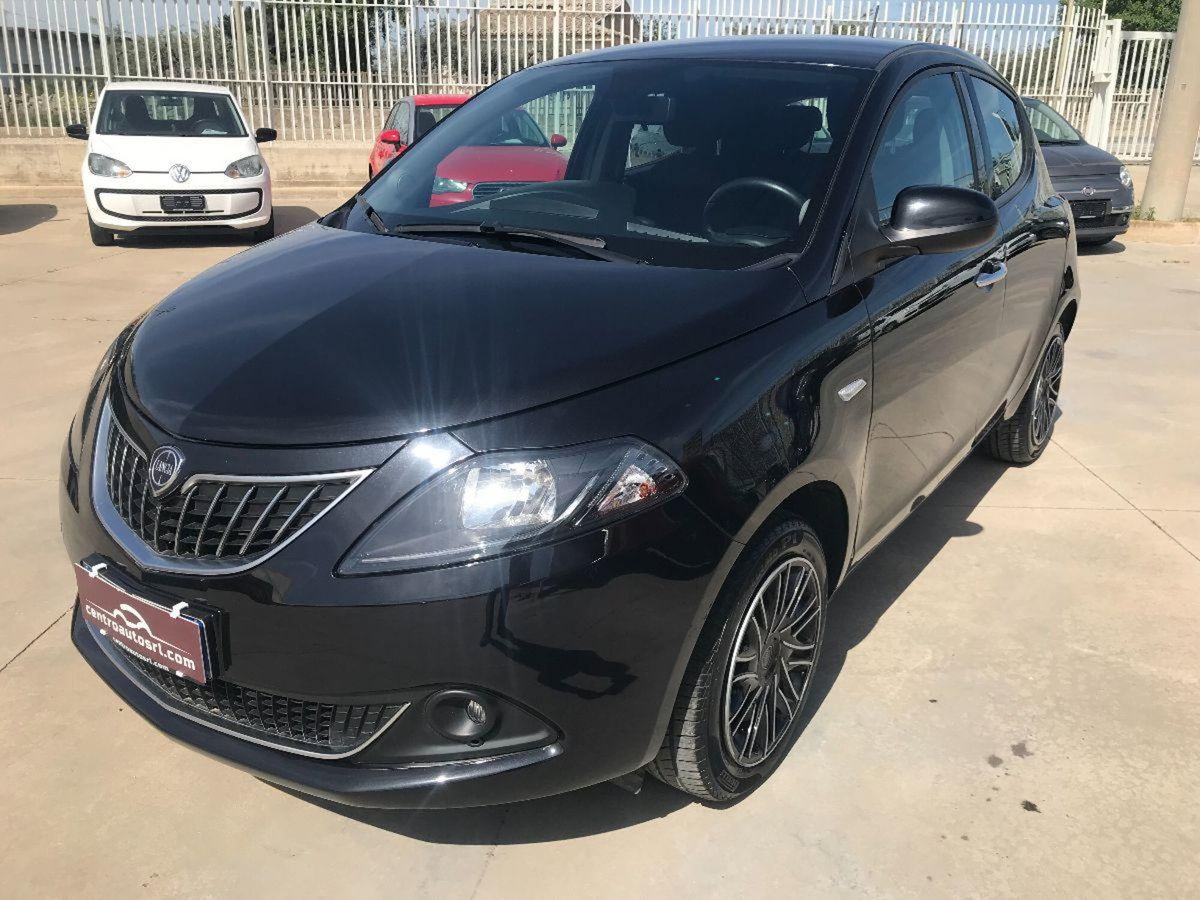 Lancia Ypsilon 1.0 FireFly 5 porte S&S Hybrid Ecochic Gold