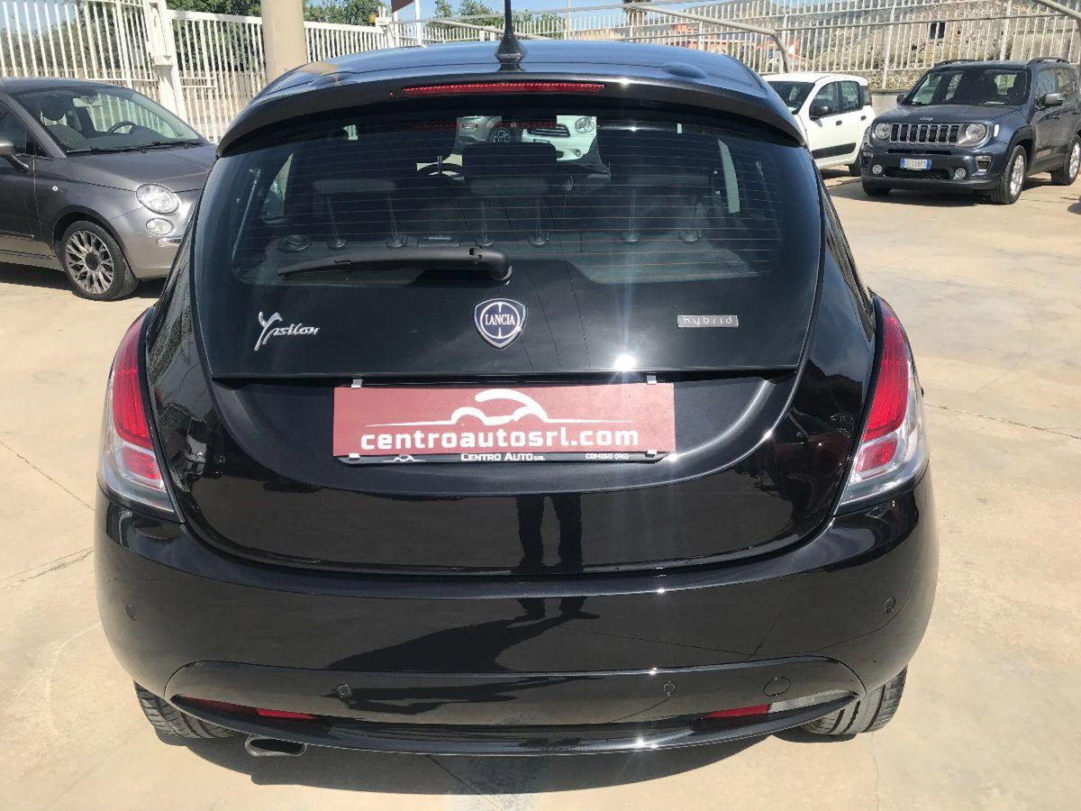 Lancia Ypsilon 1.0 FireFly 5 porte S&S Hybrid Ecochic Gold (10)