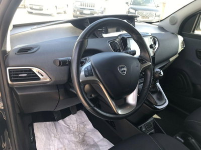Lancia Ypsilon 1.0 FireFly 5 porte S&S Hybrid Ecochic Gold (11)