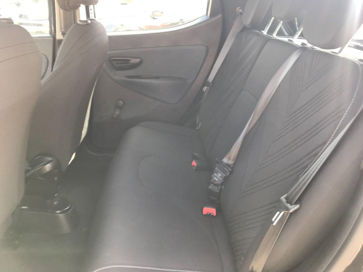 Lancia Ypsilon 1.0 FireFly 5 porte S&S Hybrid Ecochic Gold (16)