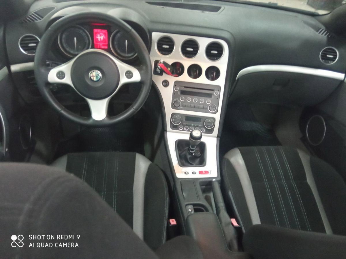 Alfa Romeo Spider 2.4 JTDm Exclusive (10)