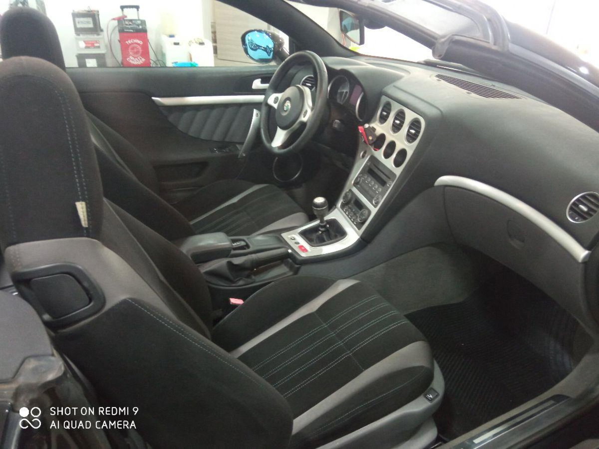 Alfa Romeo Spider 2.4 JTDm Exclusive (11)